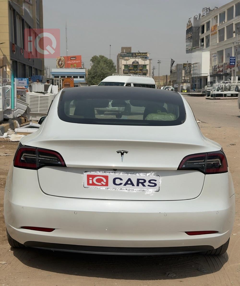 تسلا موديل 3